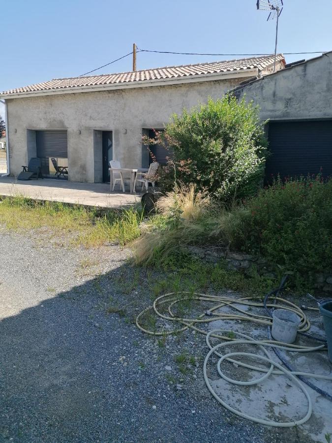 Nuit Au Calme Saint-Bonnet-sur-Gironde Kültér fotó